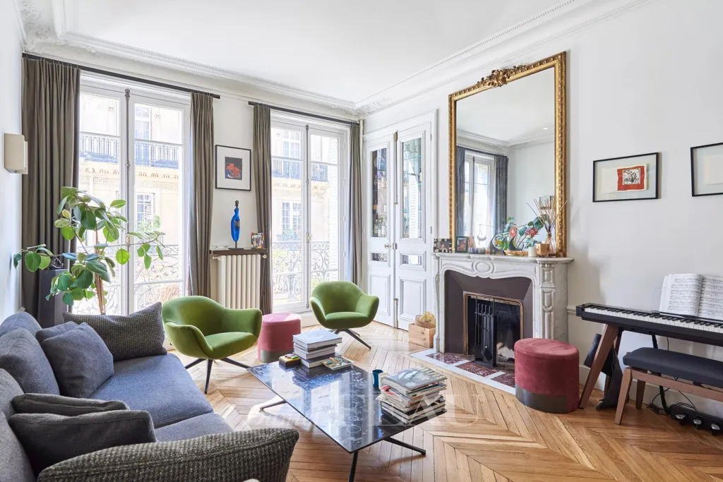 Elutuba - Architect-Refurbished Apartment with Courtyard View in Paris VIIIe