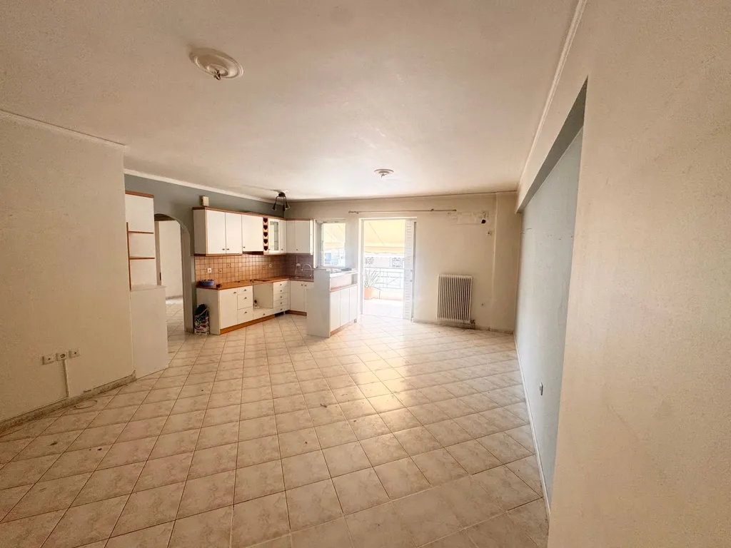 Cucina - Contemporary Corner Apartment with Parking in Quiet Area