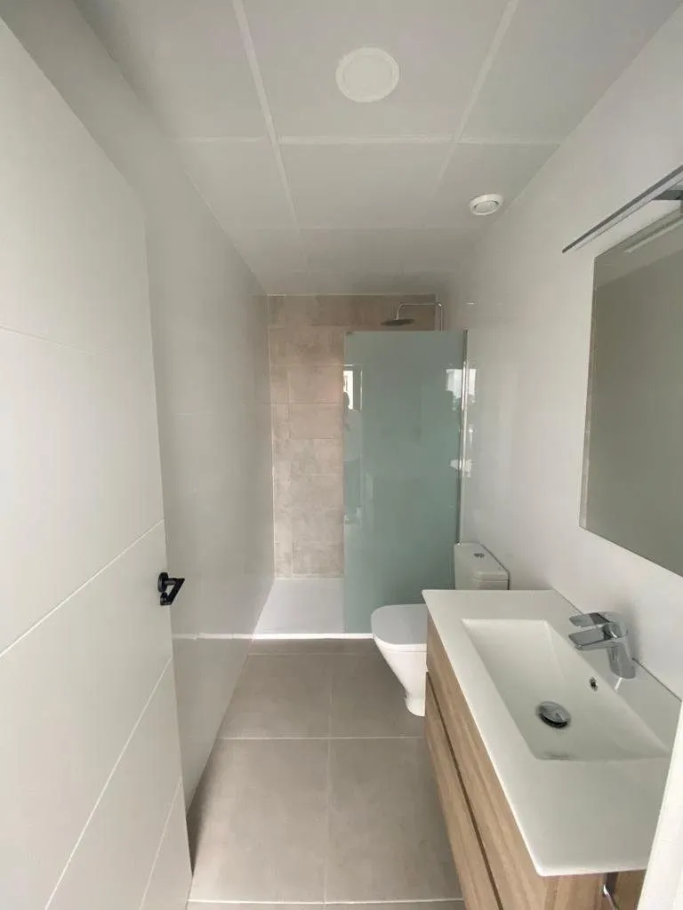 Salles de bain - Newly Built Villa with Pool in Los Alcázares