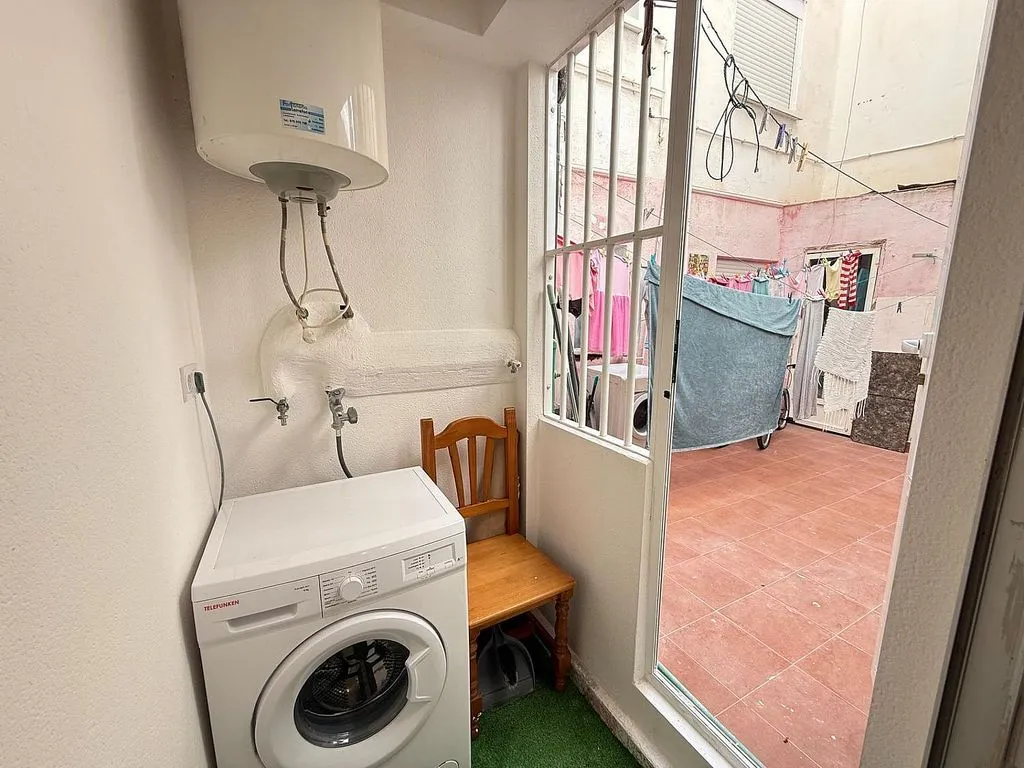 Pesuköök - Apartment with Balcony in Torrevieja Centre