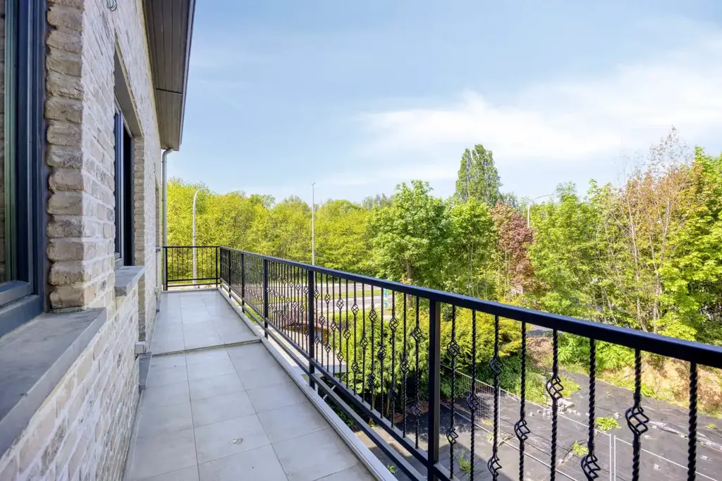 Balcon - Nouveau Triplex avec Terrasse et Jardin à Wemmel