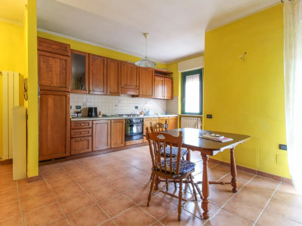 Salle à manger - Trilocale with Private Balcony in Vestone