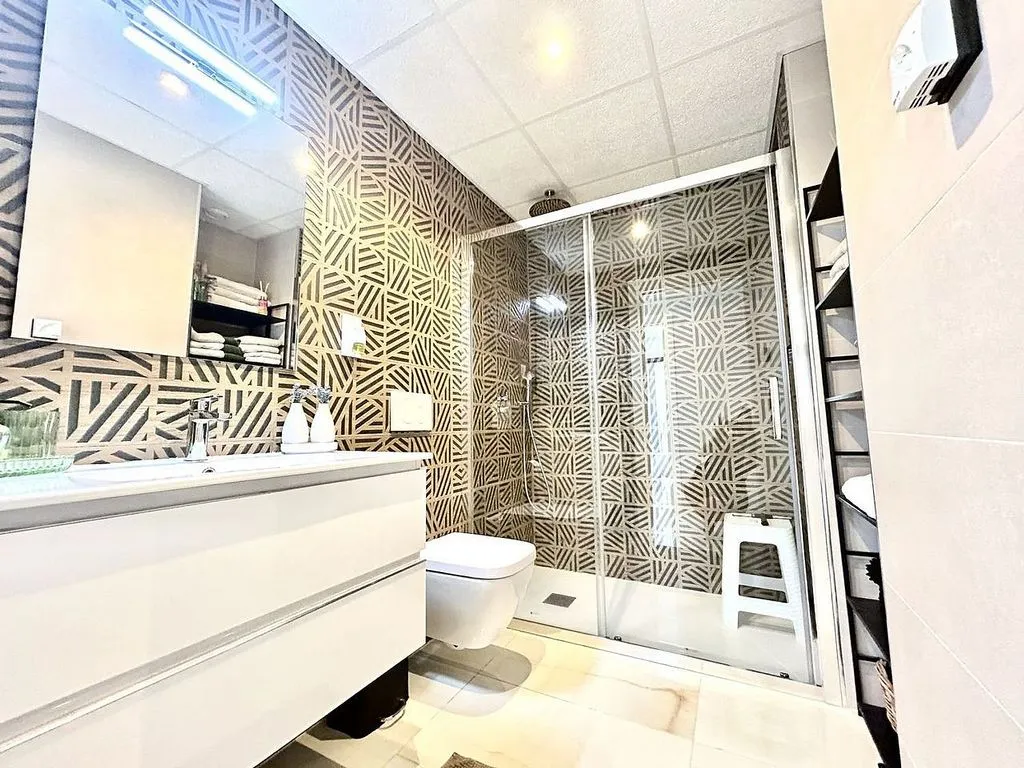 Vannitoad - 3-Bed Flat with Pool in Playa Flamenca