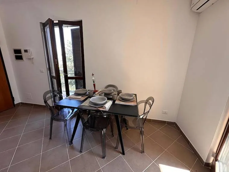 Söögituba - Twin-Storey Apartment with Balcony in Avezzano