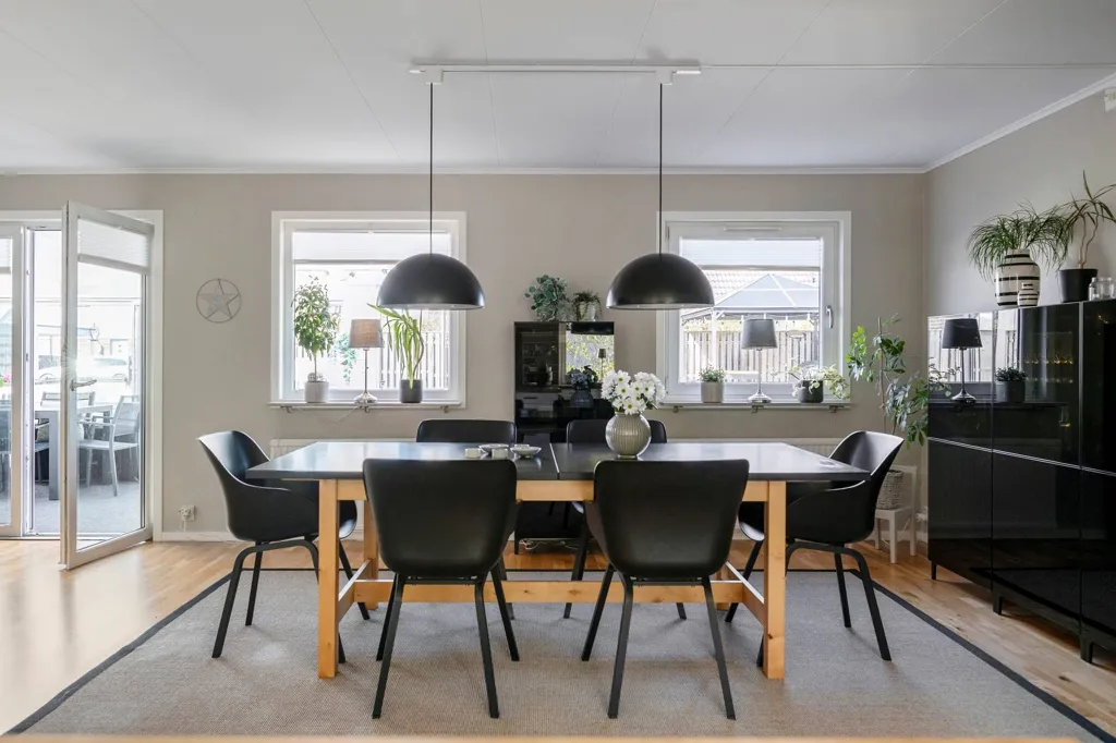Salle à manger - Villa with Extensive Garden in Lerberget