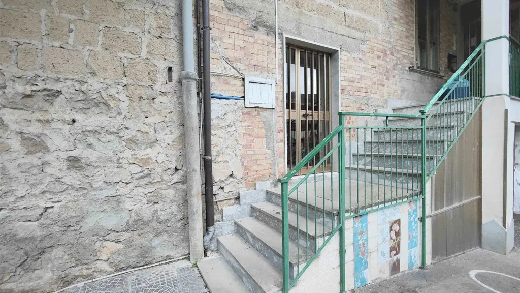 Pièces - Three-Bedroom Apartment with Terrace in Serino