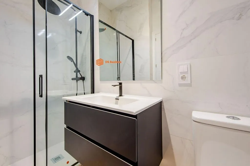 Vannitoad - Modern Flat with A/C in Retiro District