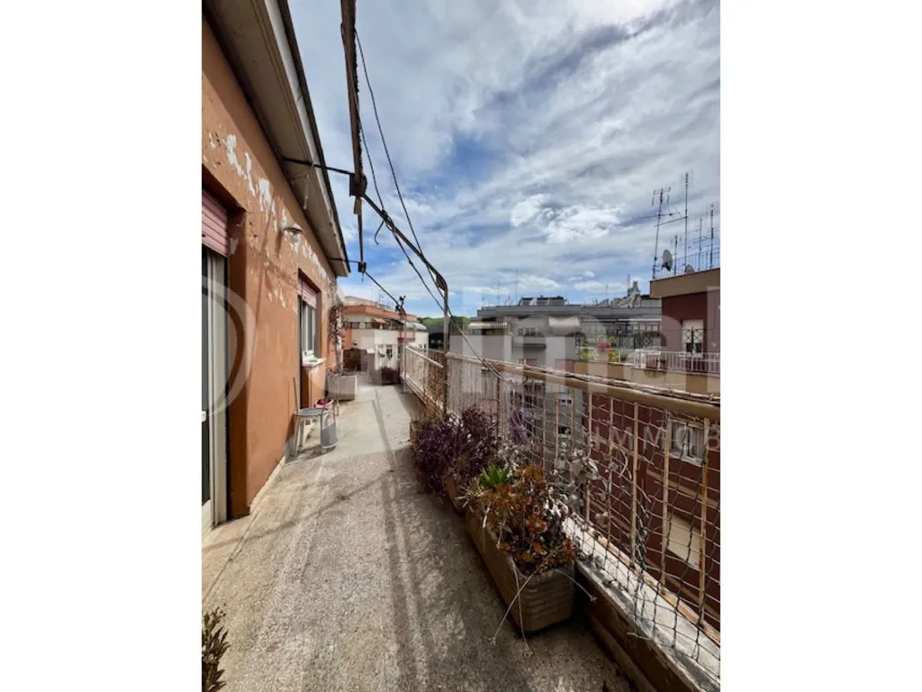 Rõdu - Apartment with Balcony in Rome, Via Di Boccea