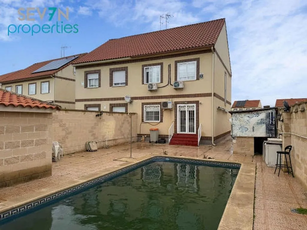 Bassein - Chalet with Pool in Las Ventas de Retamosa