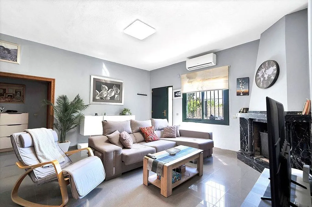 Elutuba - Chalet with Pool in La Milla de Oro, Marbella
