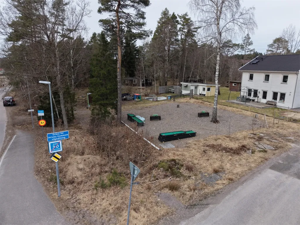 Õhuvaade - Villa Plot with Nature in Gråbo