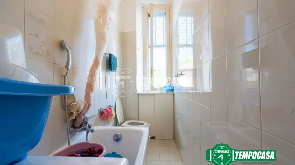 Salles de bain - 2-Bedroom Apartment with Balcony in Milan