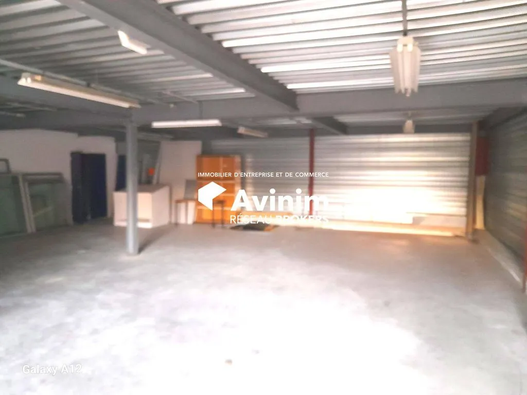 Garaaž - Commercial Offices with Parking in Ormes