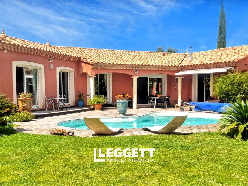 Piscine - Villa avec Piscine Chauffée et Spa à Espondeilhan