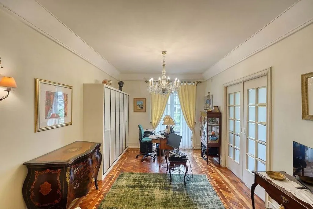 Esik - Luxury Flat with 5 Bedrooms in Avenidas Novas