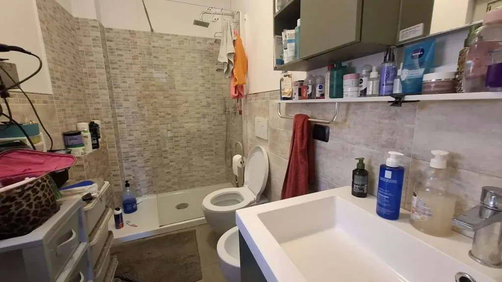 Bathrooms - Villa Portion with Pool in Spoleto