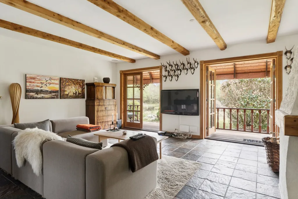 Living Room - Bjelkecottage with Nature View in Jerup