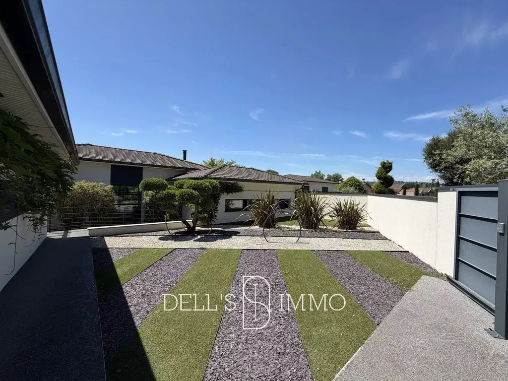 Aed - Architectural Villa with Pool in Saint Bernard