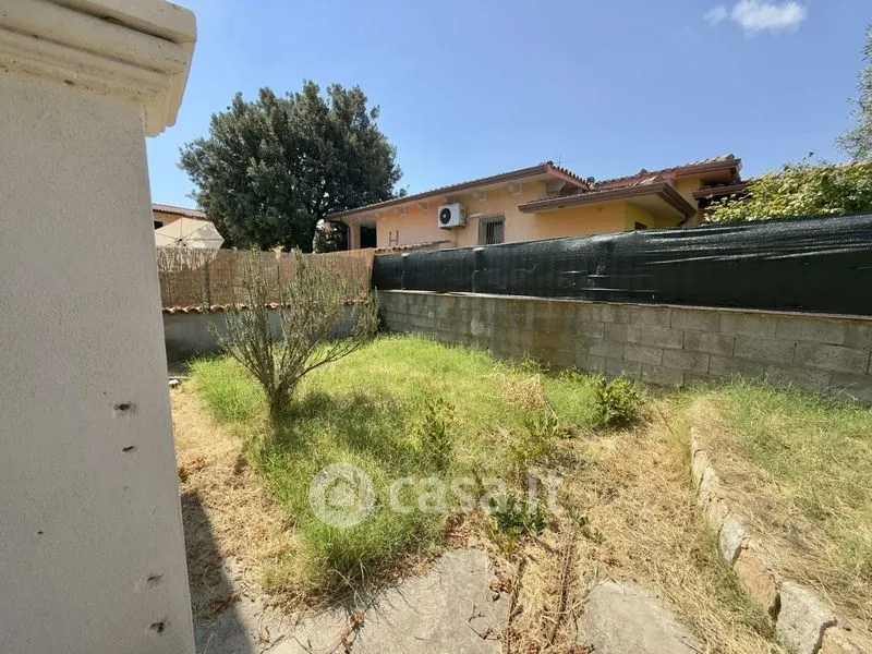 Aed - Ground Floor Trilocale with Garden in Torpè