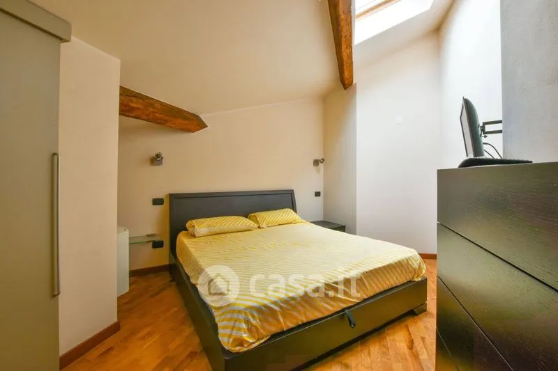 Chambres - Armed Billet with Balcony in Varese Centre