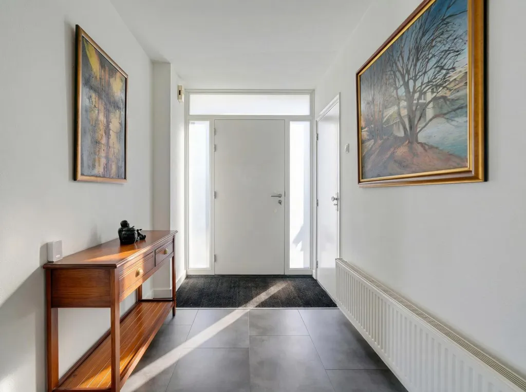 hallway_entrance