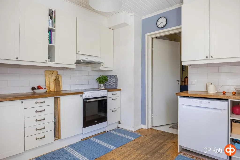 Köök - Spacious Detached House with Garden in Siuntio