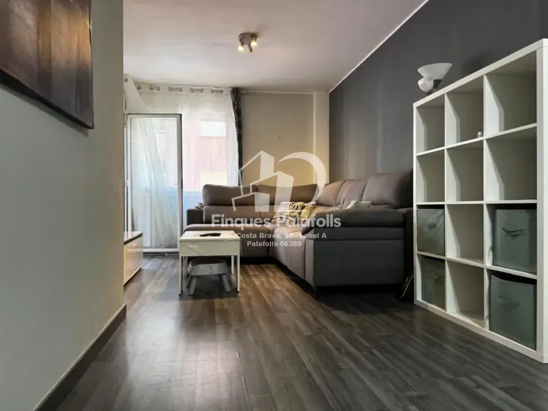 Séjour - Modernised Apartment with Balcony in Blanes
