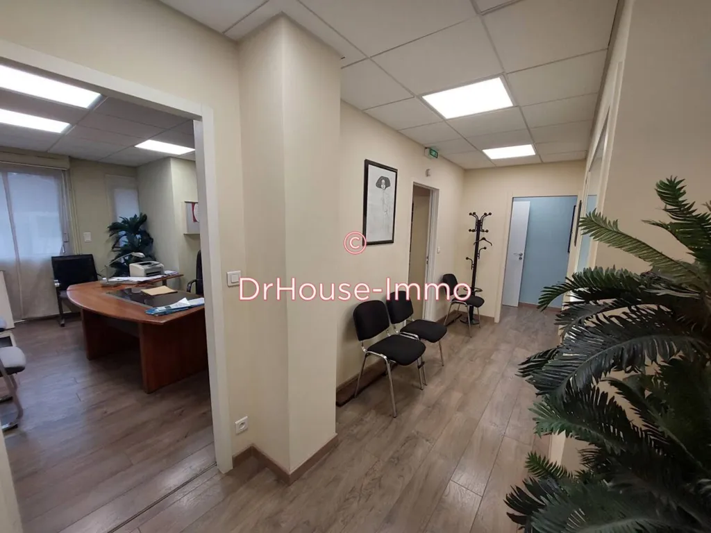 Office - Commercial Property with PMR Access in Aix-En-Provence