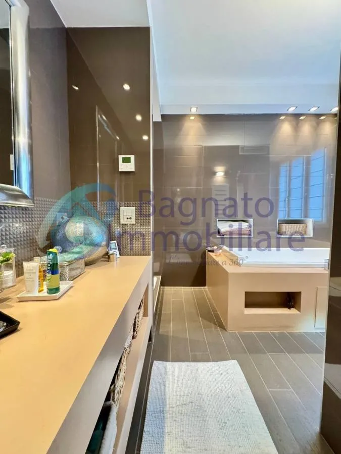 Vannitoad - Luxury Refined Flat with Terrace in Novara