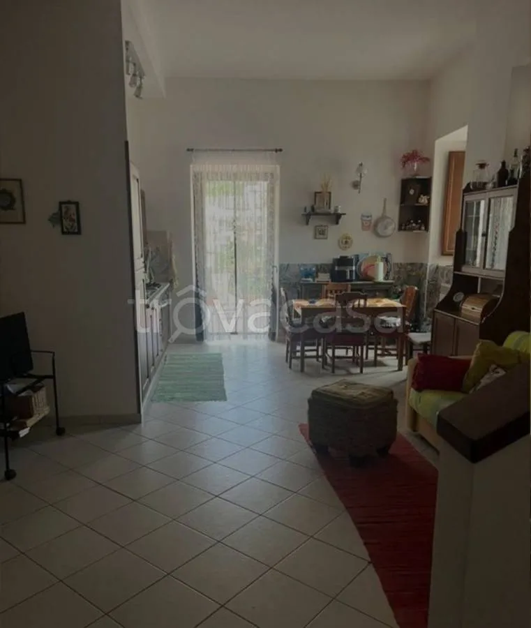 Salle à manger - Rearranged Apartment with Garden in Itri