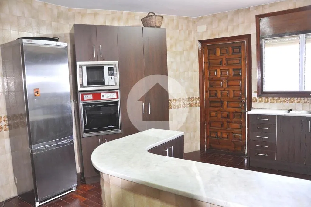 Cuisine - Luxury Villa with Pool in Santa Susanna