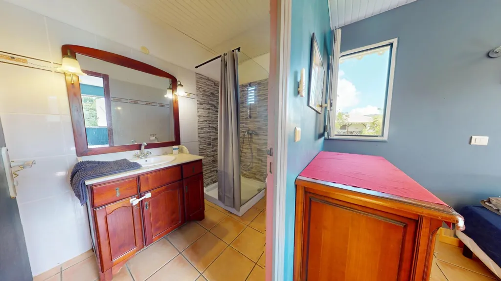 Salles de bain - Villa avec Piscine et Terrasses au Diamant