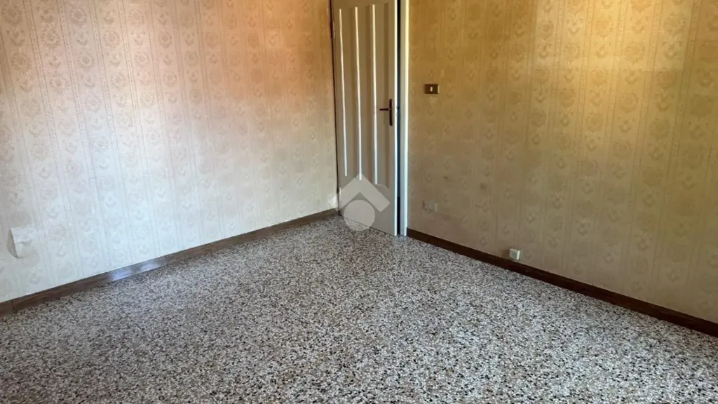 Pièces - Bright Bilocale with Balcony in Bologna