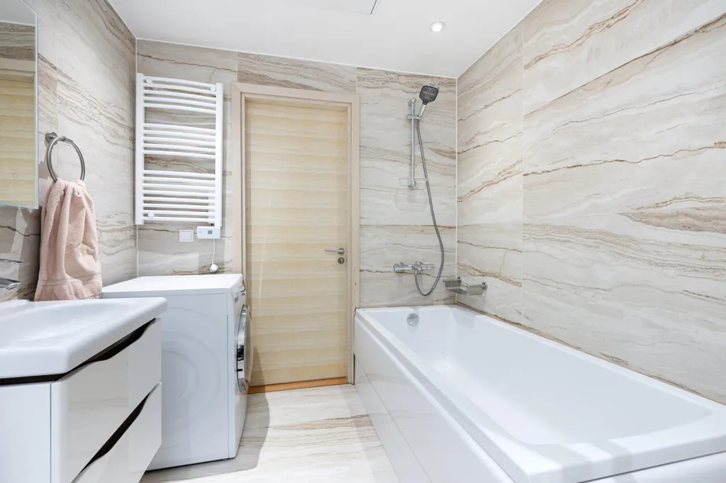 Vannitoad - Modern Apartment with Sea View in Pirita