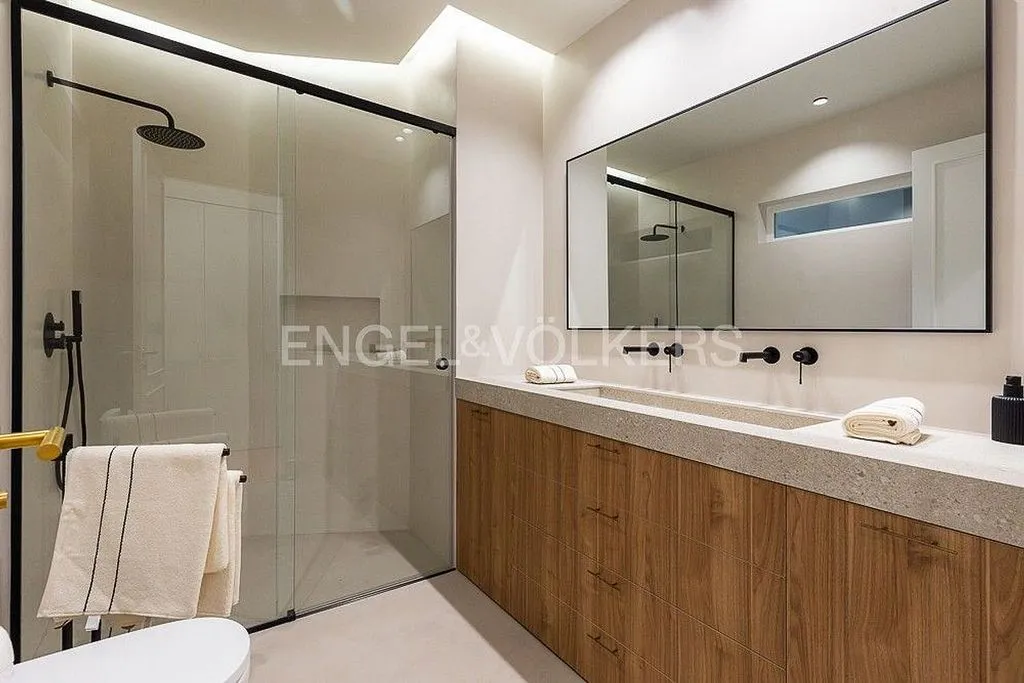 Vannitoad - Renovated Penthouse with Terraza in La Seu
