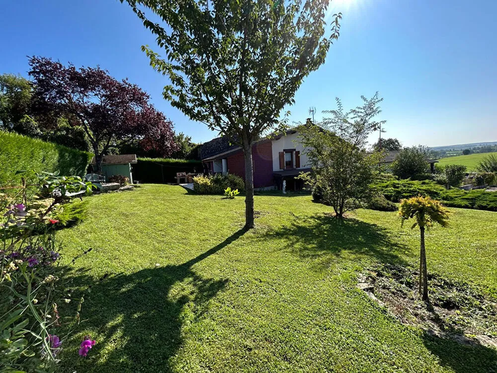 Aed - Charming Village House with Orchard in Jésonville