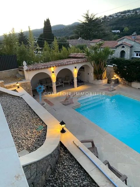 Piscine - Villa de Luxe avec Piscine à Mandelieu la Napoule