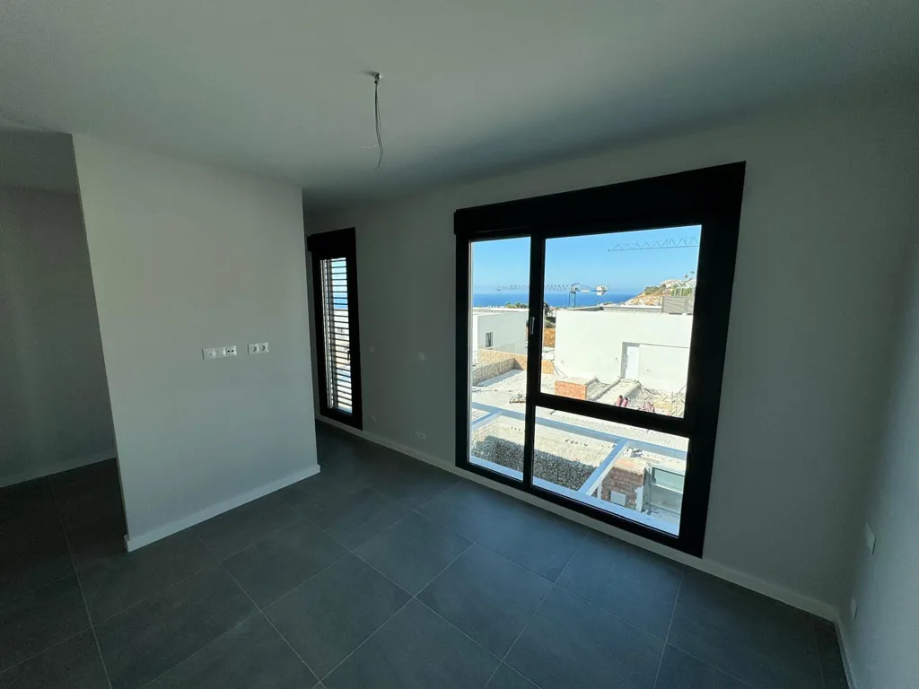 Pièces - Semi-Detached House with Pool in Mijas
