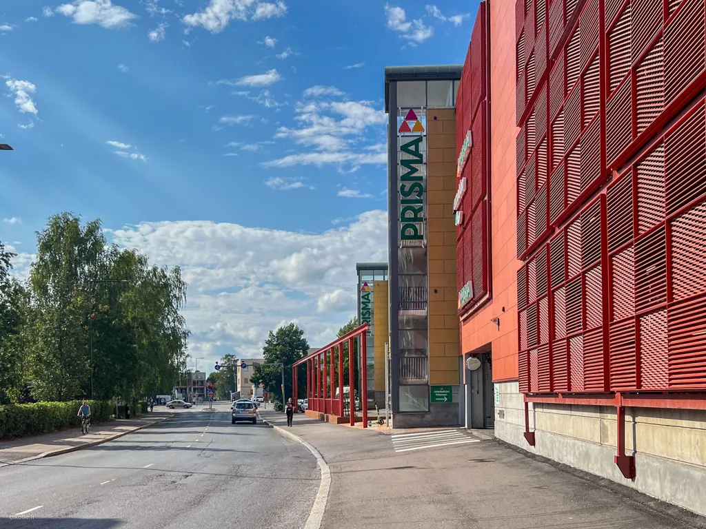 Exterior - Modern Flat with Balcony in Tikkurila, Vantaa
