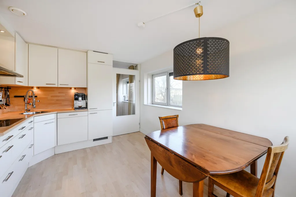 Salle à manger - Furnished Apartment with Balcony in Almere Buiten