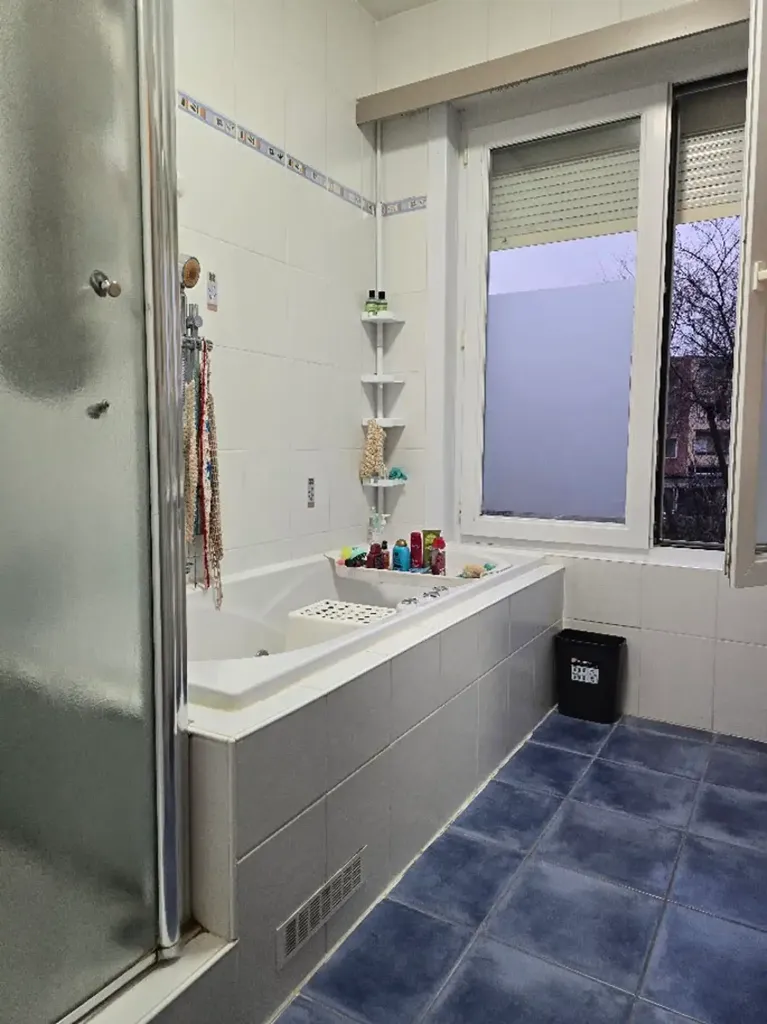 Salles de bain - Maison avec Terrasse et Jardin à Anvers