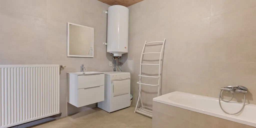 Salles de bain - Maison à Renover avec Jardin à Haaltert