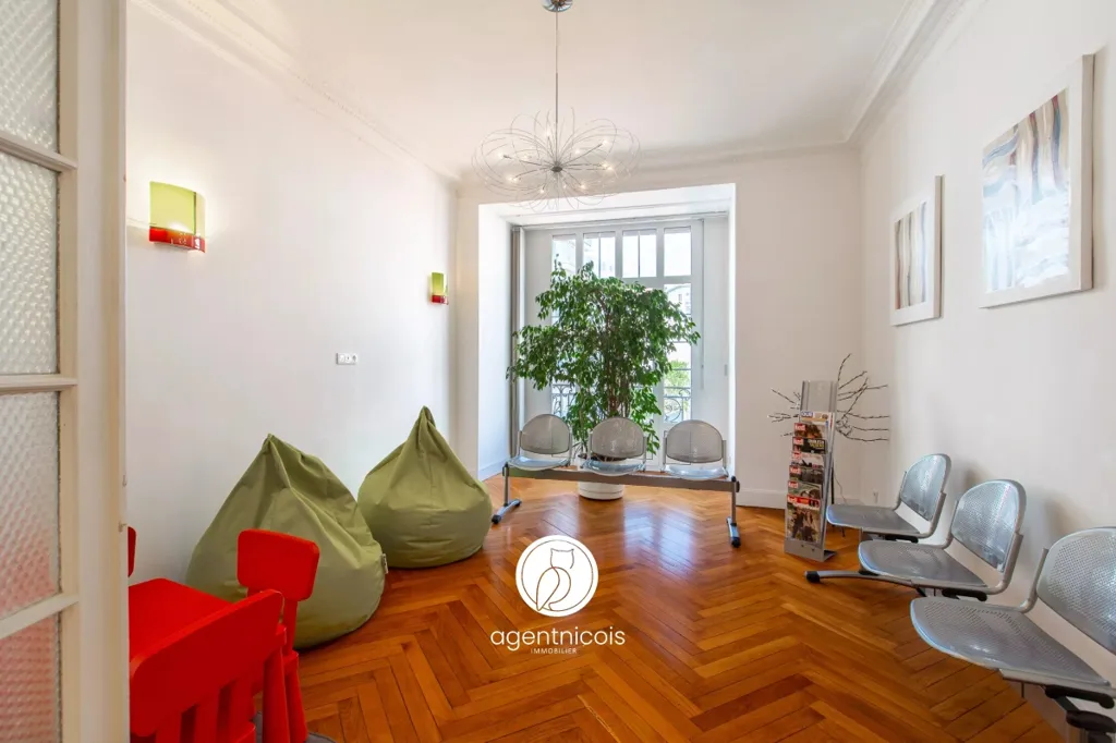 Séjour - Appartement 6 Pièces avec Balcons à Nice