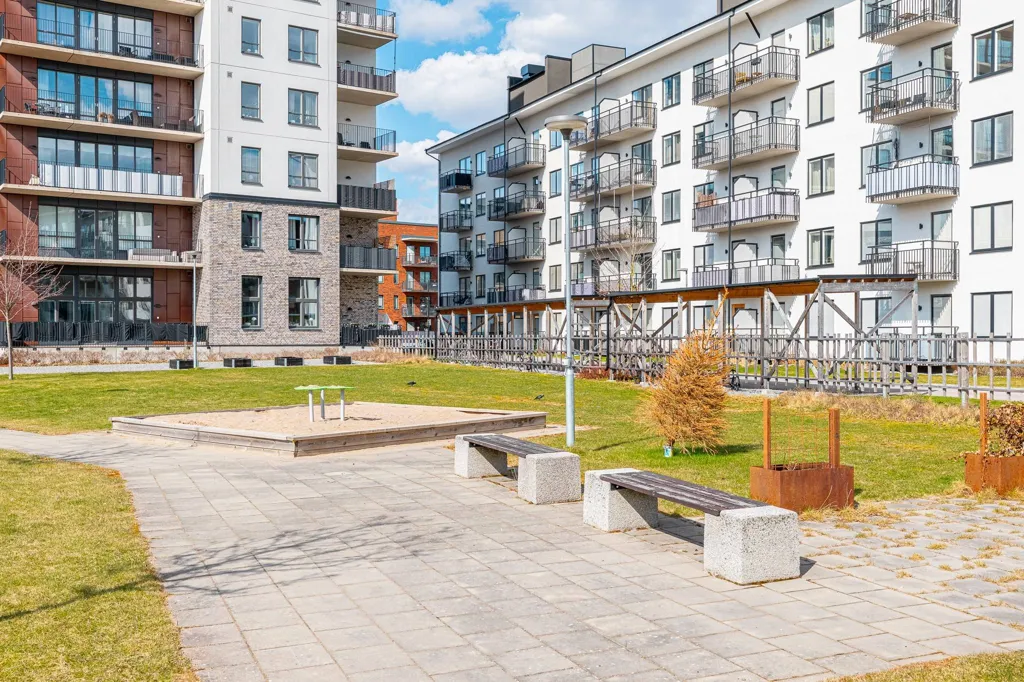 Jardin - Modern Flat with Balcony in Eskilstuna