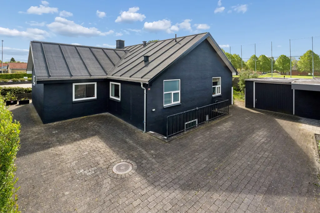 Välivaade - Villa with Office Space in Odense