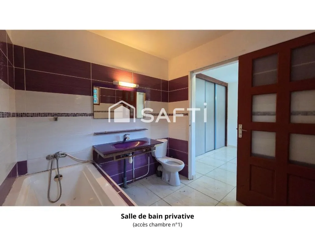 Salles de bain - Maison Individuelle avec Jardin à Port-Louis