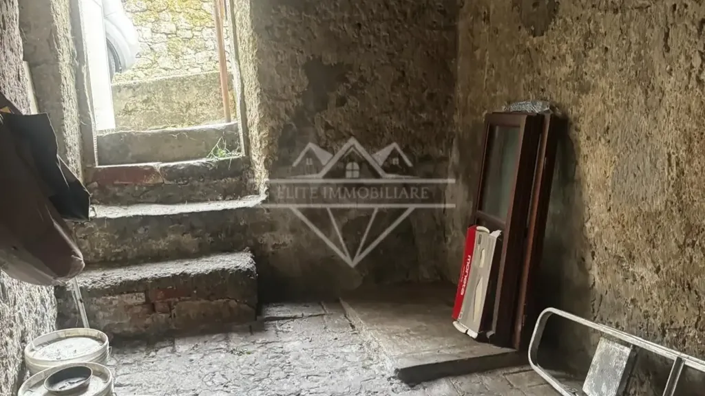 Buanderie - Terraced House with Private Garden in Codena, Carrara