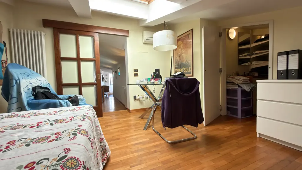 Camere da letto - Appartamento con terrazza e mansarda a Firenze