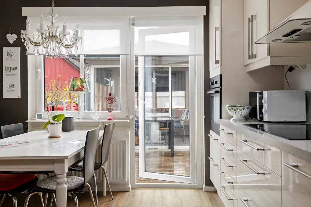 Söögituba - Renovated Villa with Terrace in Stattena