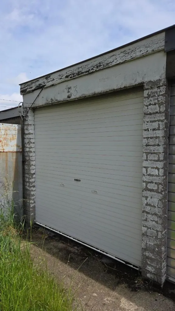 Välivaade - Secure Garage with Shared Facilities in Residential Zone